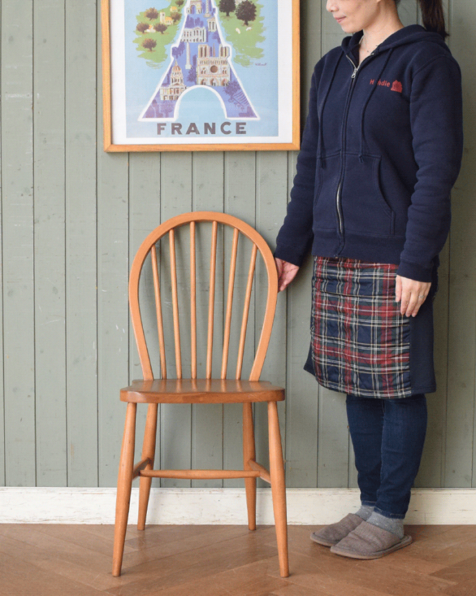 アーコールのフープバックチェア