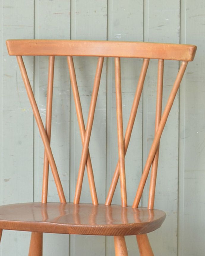 エックスバックチェアの背もたれ