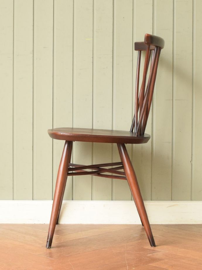 アーコールチェアの側面