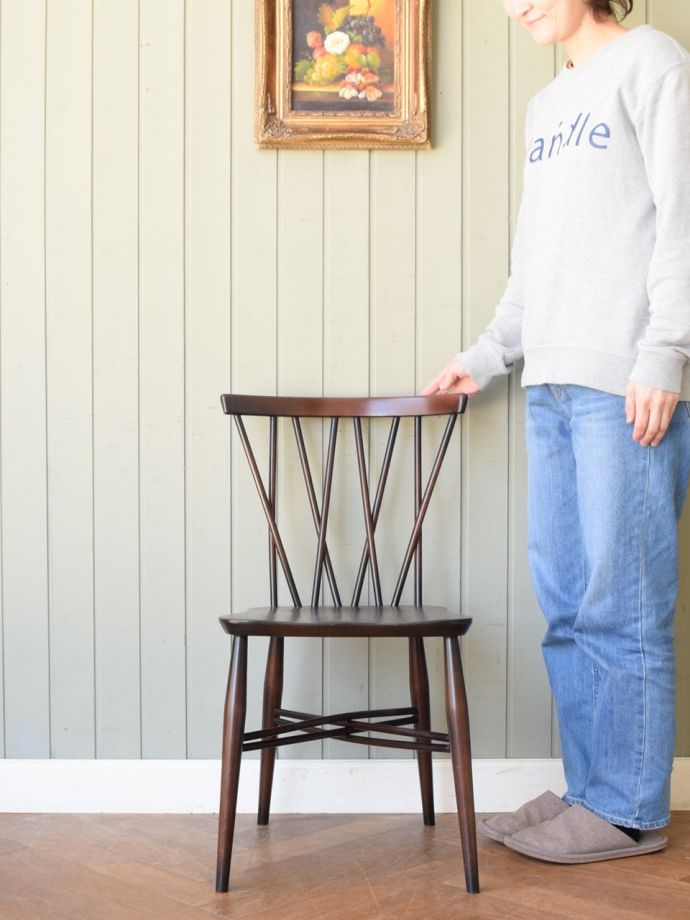 アーコールのエックスバックチェア