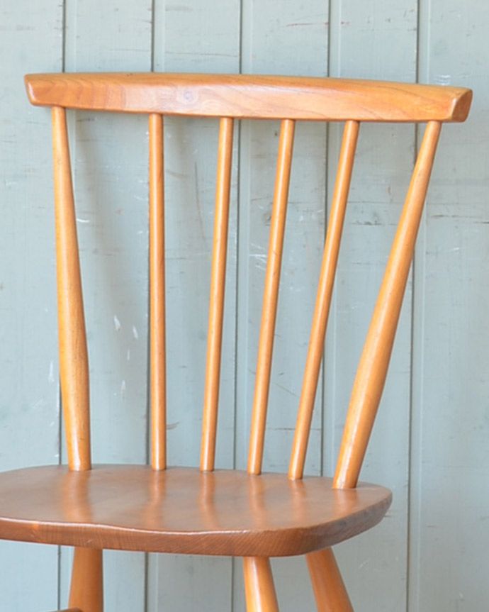 ボウバックチェアの背もたれ