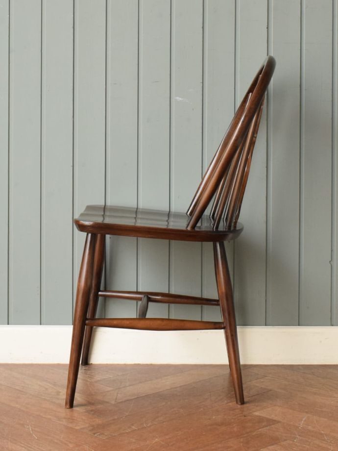 アーコールチェアの側面