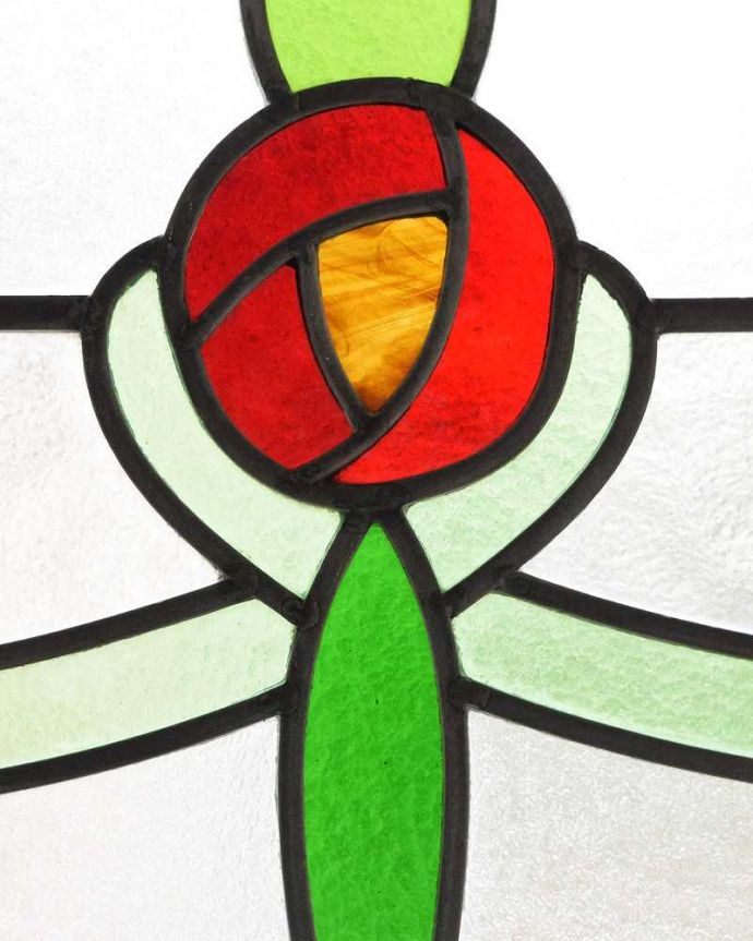 アンティーク ステンドグラス　アンティーク雑貨　スプリンググリーンが爽やかなバラのアンティークステンドグラス。太陽の光を通してキラキラ輝くガラスやっぱり魅力はアンティークらしい美しい模様。(g-1115)