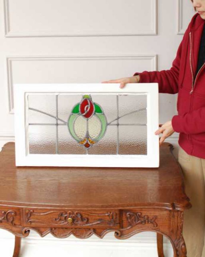 アンティーク ステンドグラス　アンティーク雑貨　リース×バラが素敵なイギリスのアンティークステンドグラス。アンティークでしか手に入らない美しいガラスやっぱりステンドグラスはアンティーク雑貨の定番。(g-1224)