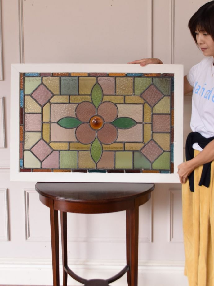 アンティーク ステンドグラス　アンティーク雑貨　ステンドグラス　アンティークでしか手に入らない美しいガラスやっぱりステンドグラスはアンティーク雑貨の定番。(g-1247)