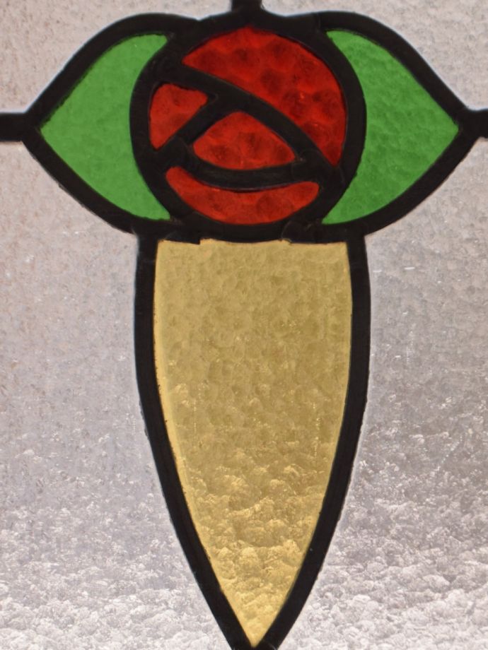 アンティーク ステンドグラス　アンティーク雑貨　ステンドグラス　太陽の光を通してキラキラ輝くガラスやっぱり魅力はアンティークらしい美しい模様。(g-1248)