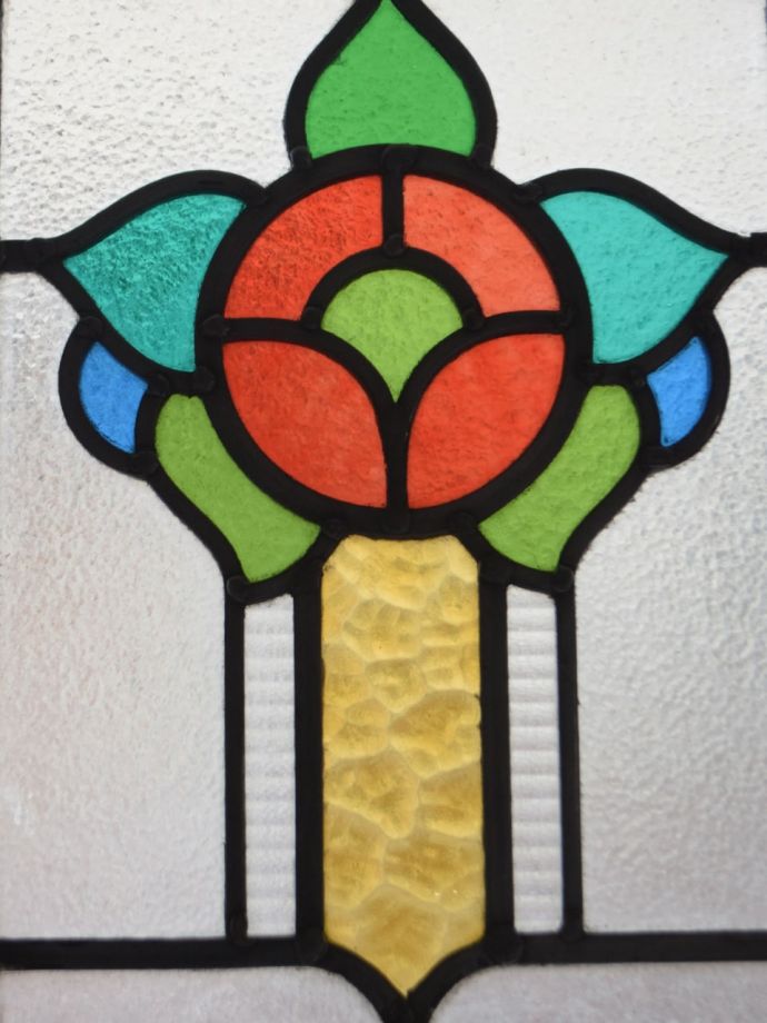 バラ模様が可愛いアンティークのステンド