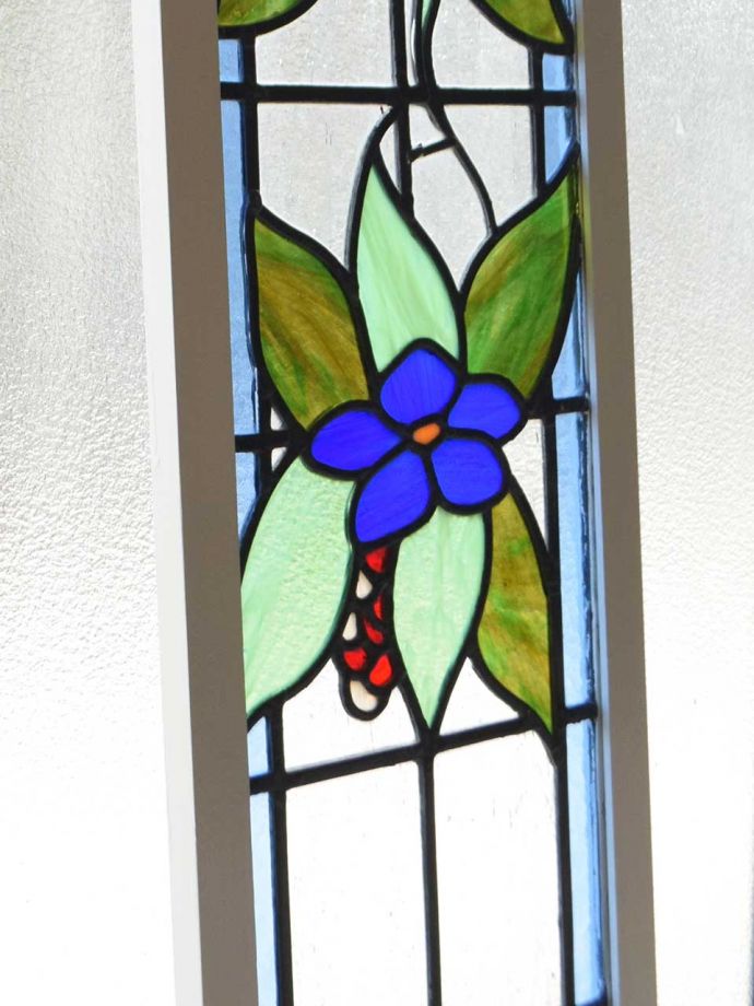 イギリスアンティークのおしゃれなステンドグラス、お花の可愛い