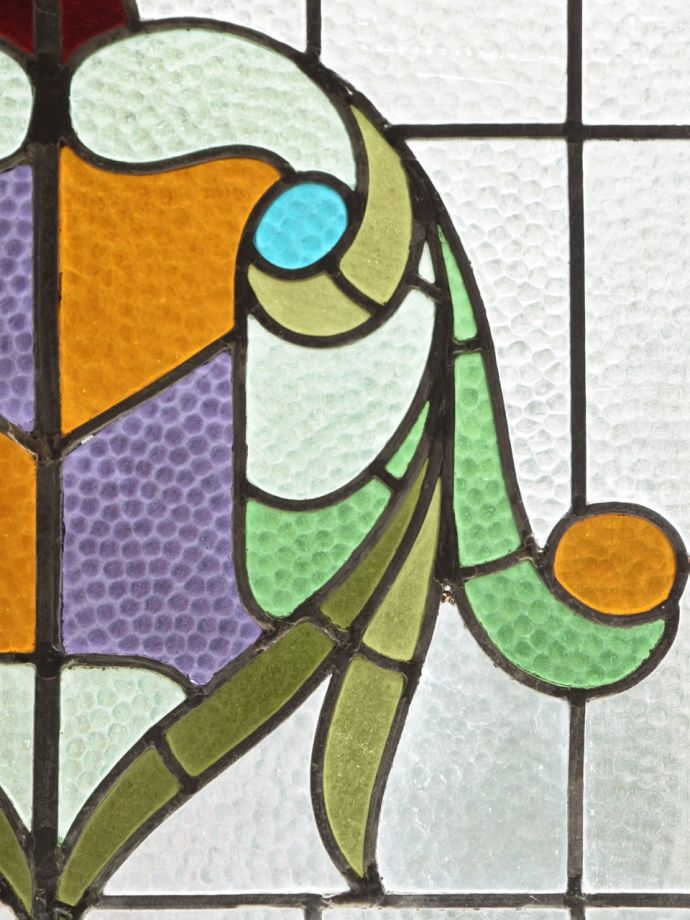 アールヌーヴォー模様のステンドグラス