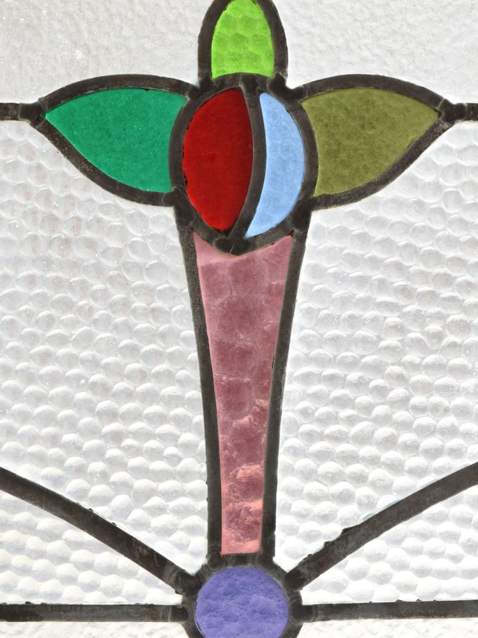 リーフ模様が可愛いアンティークのステンド