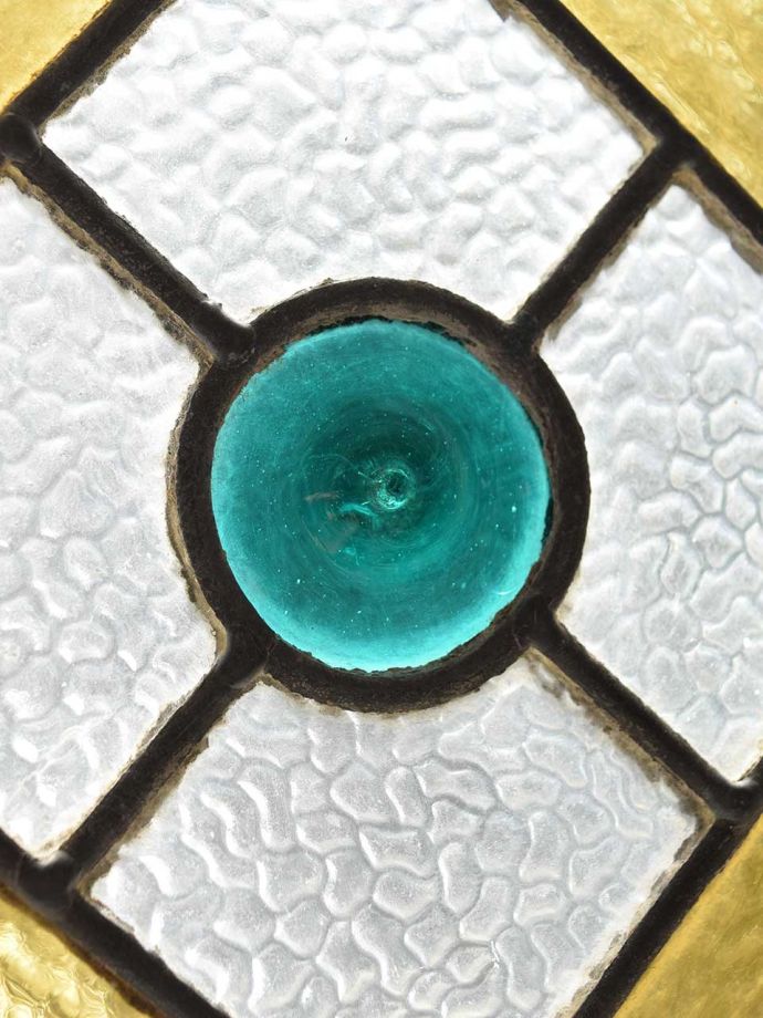 ロンデルガラス入りのステンドグラス