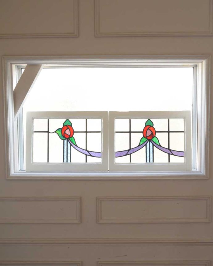 ２枚並べたステンドグラス