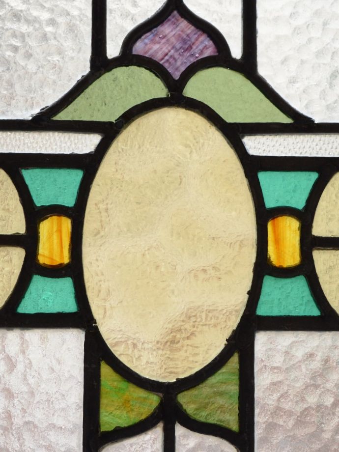 模様が可愛いアンティークのステンド