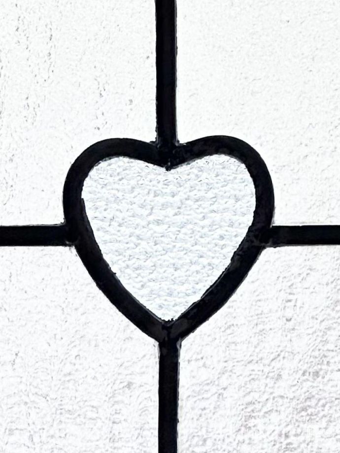 模様が可愛いアンティークのステンド