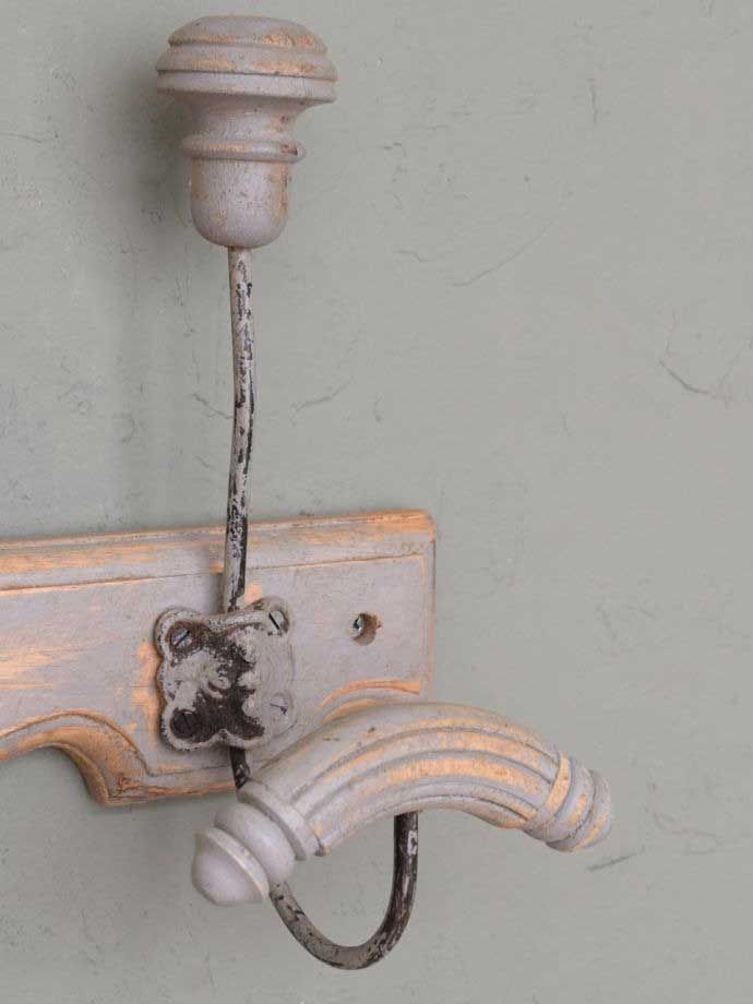 壁に付けるおしゃれなフック