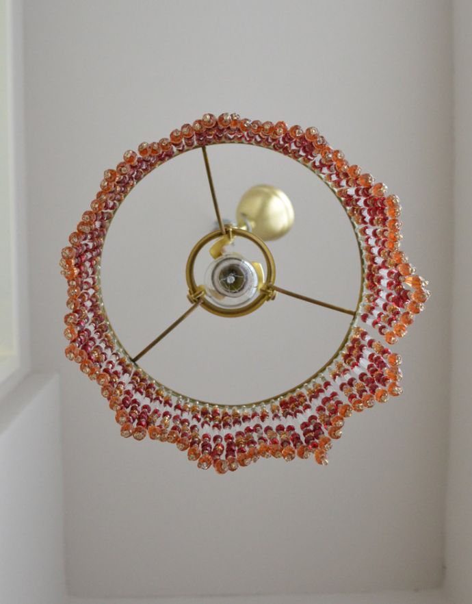 ペンダントライト　照明・ライティング　ビーズランプ　アンバーボルドー（コード付き）。繊細なビーズひとつひとつがキラキラ輝いてとてもキレイです。(gc-182)