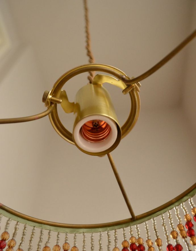 ペンダントライト　照明・ライティング　ビーズランプ　アンバーボルドー（コード付き）。ビーズシェード、コードとギャラリーをセットでお届けするので、届いてすぐに取り付けられます。(gc-182)