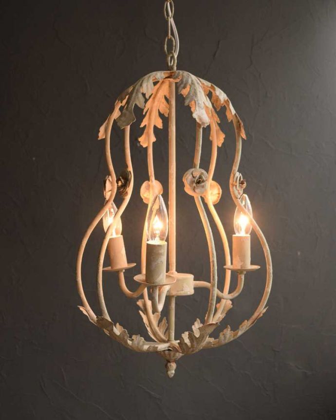 シャンデリア　照明・ライティング　アンティーク風フレンチシャンデリア（WH）（3灯）（Ｅ17シャンデリア球付）。。(gc-171)