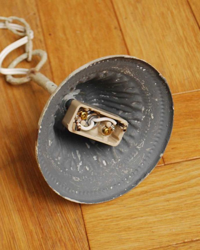 シャンデリア 照明・ライティング アンティーク風フレンチシャンデリア(WH)(3灯)(E17シャンデリア球付)。カバーも付いています。(gc-171)