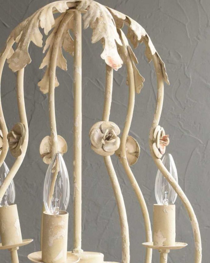 シャンデリア　照明・ライティング　アンティーク風フレンチシャンデリア（WH）（3灯）（Ｅ17シャンデリア球付）。。(gc-171)