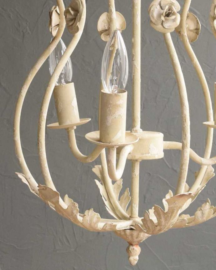 シャンデリア　照明・ライティング　アンティーク風フレンチシャンデリア（WH）（3灯）（Ｅ17シャンデリア球付）。。(gc-171)