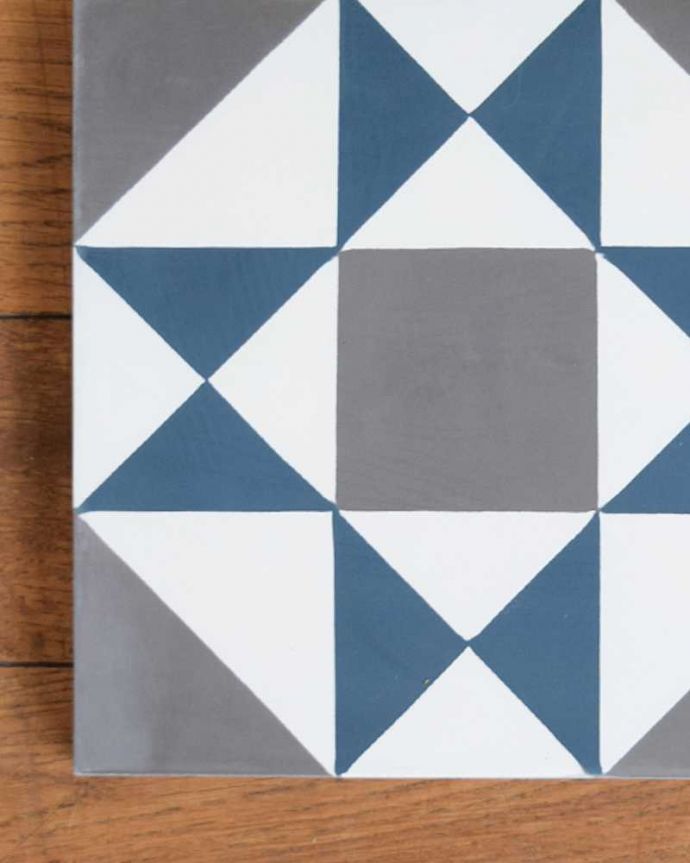 タイルのマットな質感