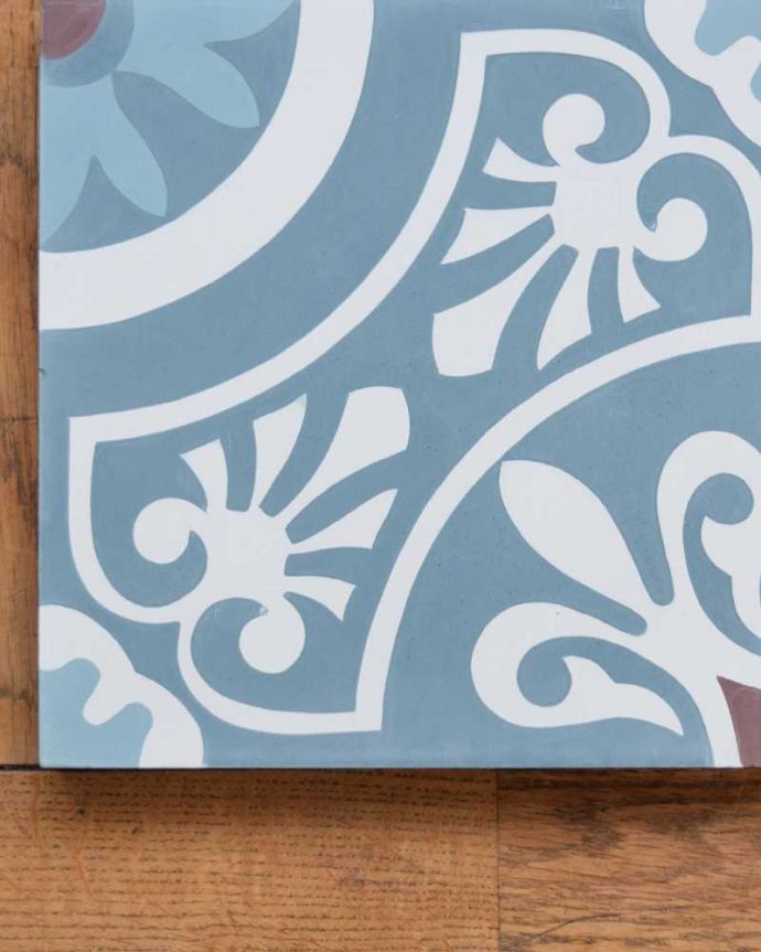 タイルのマットな質感