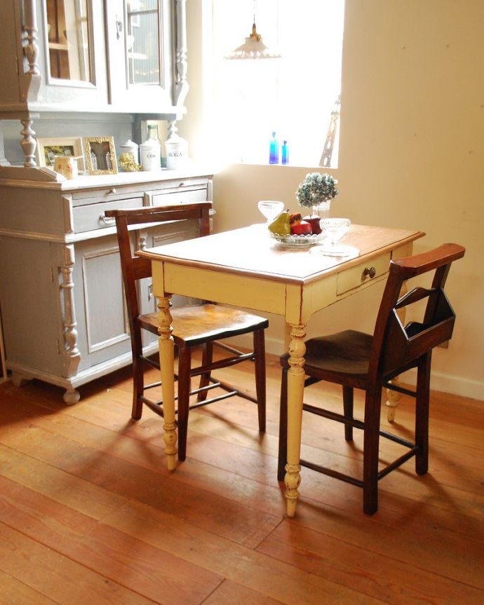 床材　お部屋づくりの材料（建材）　Handleオリジナルの床材、 パインの床。Handleの店舗でも･･･Handleのお店の床も、このパイン材を使っています。(HOW-04)