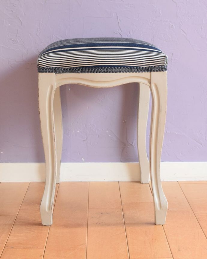 スツールの側面