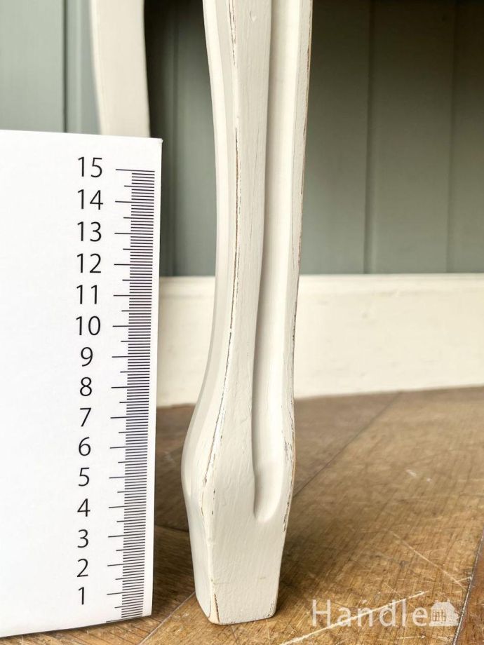 アンティーク調スツールの脚