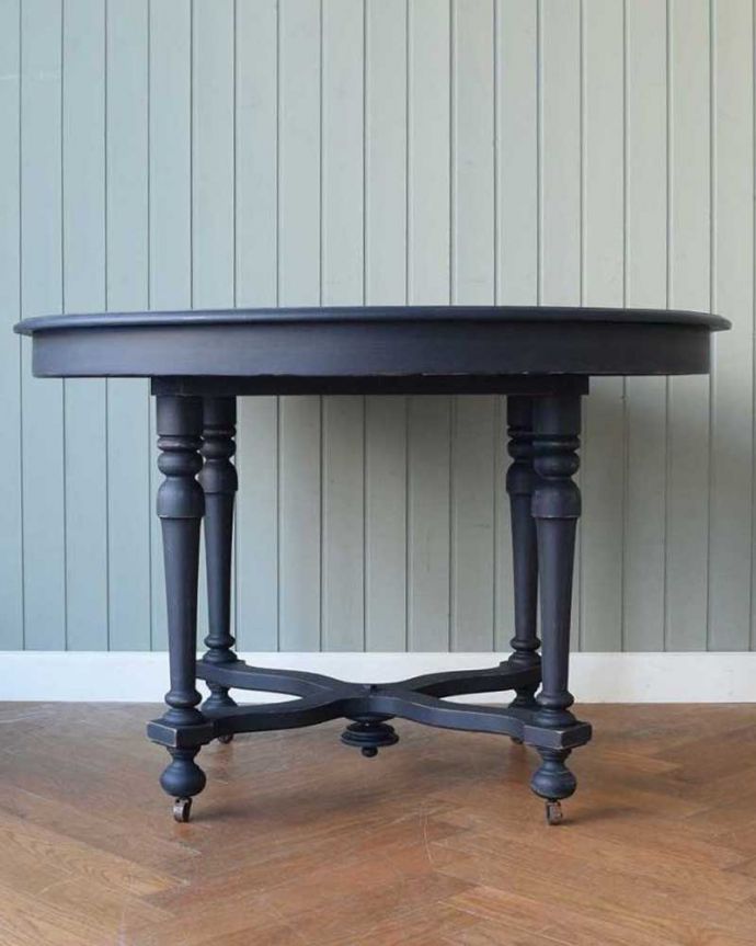 4人掛けダイニングテーブル（1ｍ20～60cm）　アンティーク風　シックなペイントがお洒落なフレンチスタイルのアンティーク風ラウンドテーブル。クルッと回転。(h-006-f)