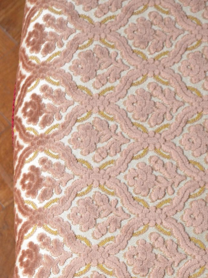 アンティーク調スツールの生地