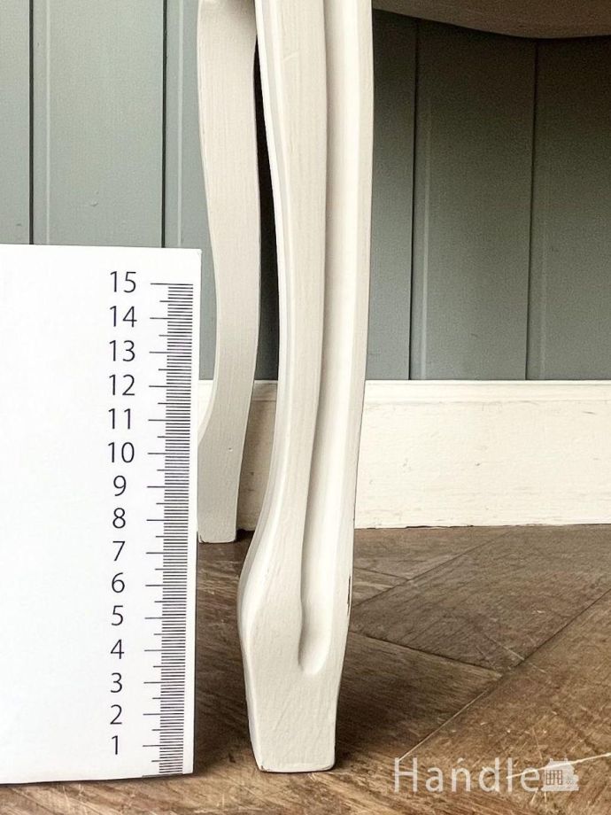 アンティーク調スツールの脚