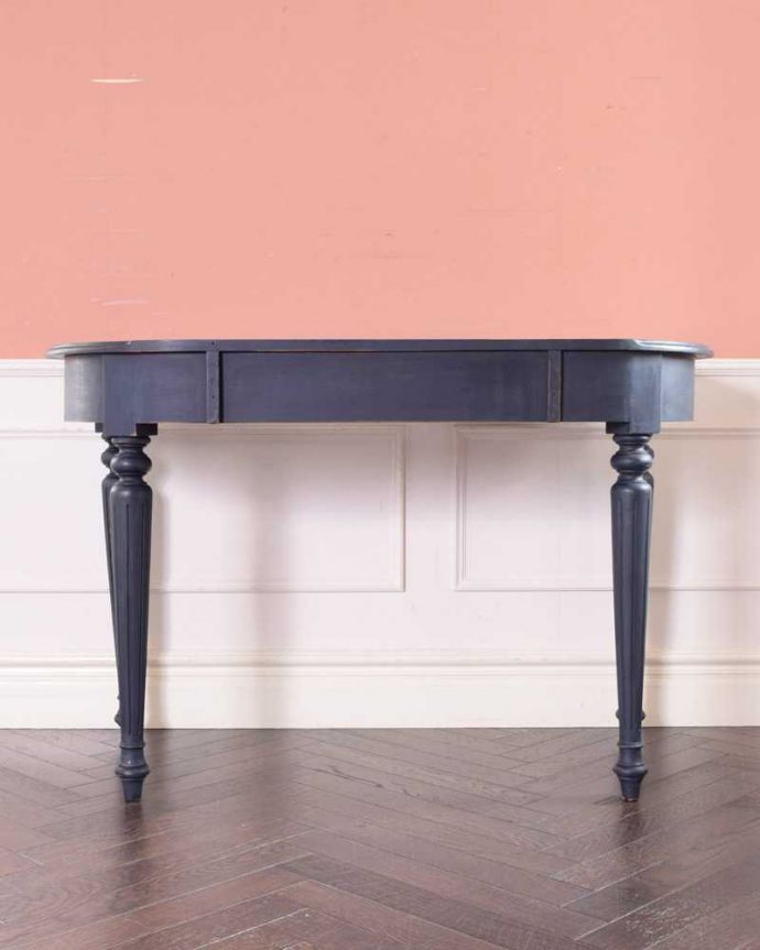 アンティーク風の家具 アンティーク風 フレンチスタイルのアンティーク風デスク。後ろ姿もキレイなんです。(h-008-f)