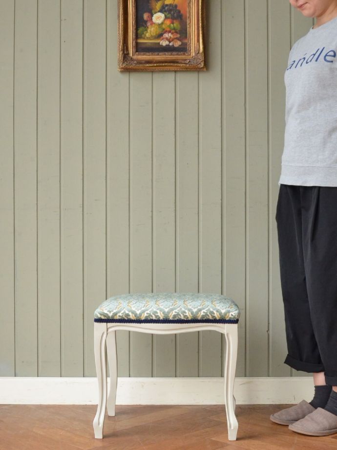 フランスアンティーク調のスツール