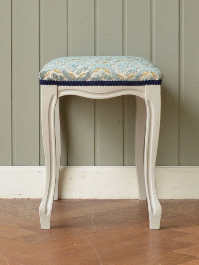 スツールの側面