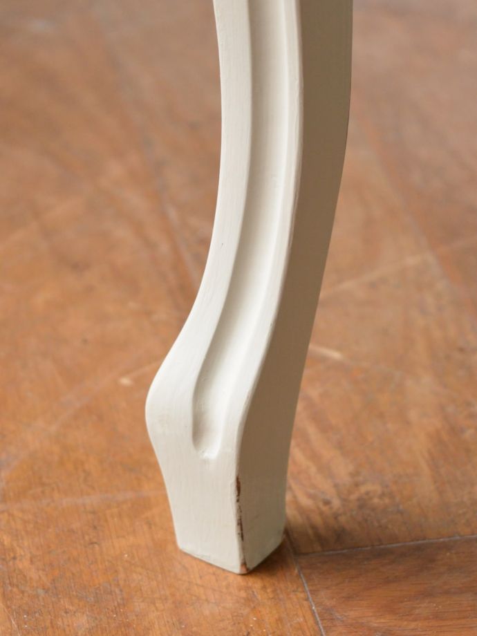 アンティーク調スツールの脚