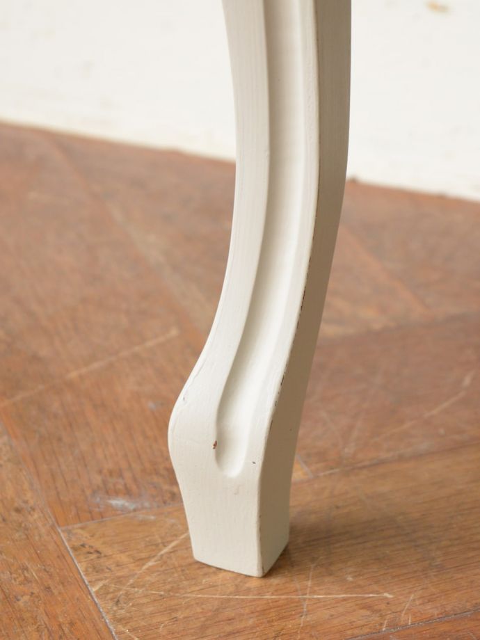 アンティーク調スツールの脚