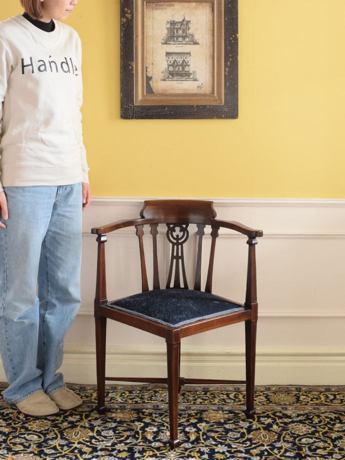 英国アンティークの椅子、コーナーチェア