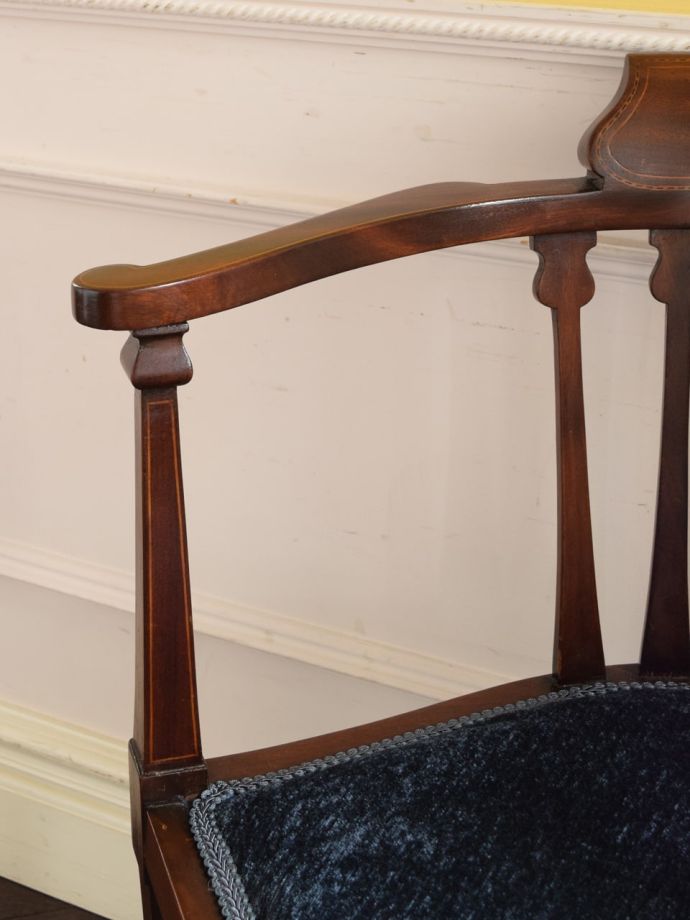 コーナーチェアのアーム