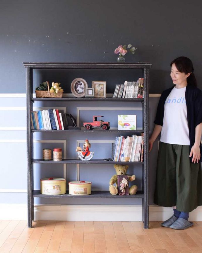 アンティークのキャビネット　アンティーク家具　フランスから届いたアンティーク家具、ペイント仕上げのオープンブックシェルフ。お部屋をパッと華やかにしてくれるペイントの本棚背の高いフランスらしいペイントの家具。(h-012-f)