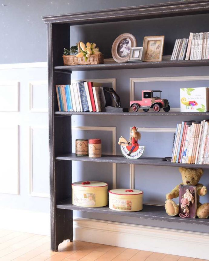 アンティークのキャビネット　アンティーク家具　フランスから届いたアンティーク家具、ペイント仕上げのオープンブックシェルフ。タップリ収納出来る実力派見た目の美しさはもちろん、収納力たっぷり。(h-012-f)