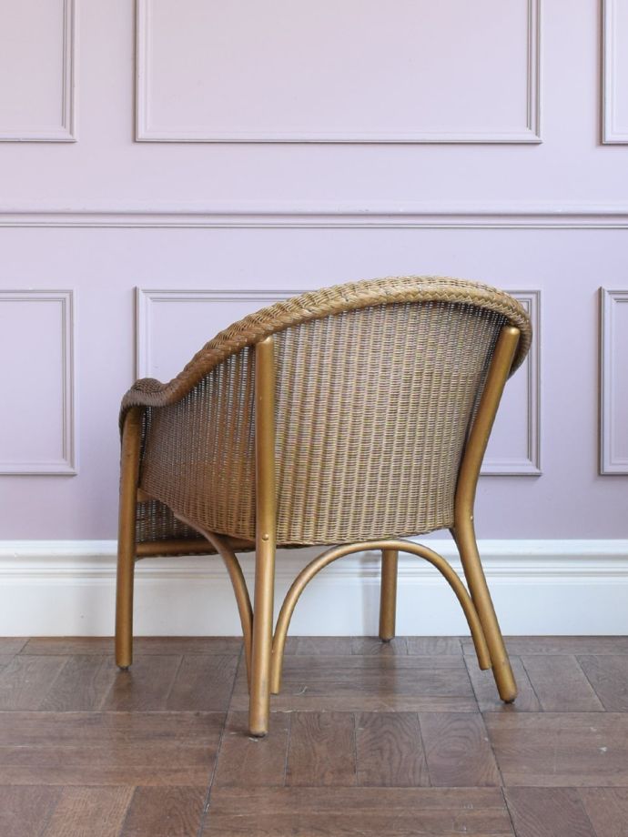 ロイドルームチェアの後ろ姿