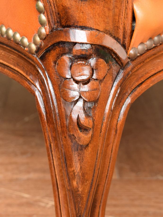 アンティークチェアの装飾