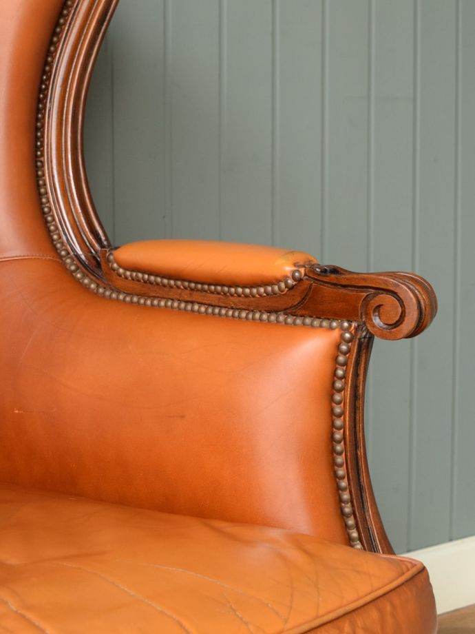 アンティークの椅子のアーム