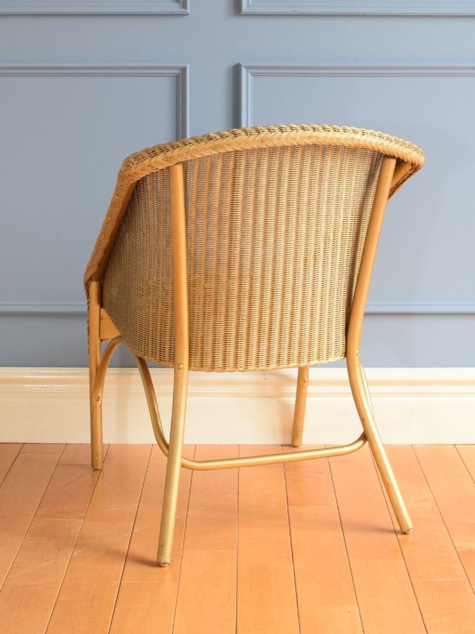 ロイドルームチェアの後ろ姿