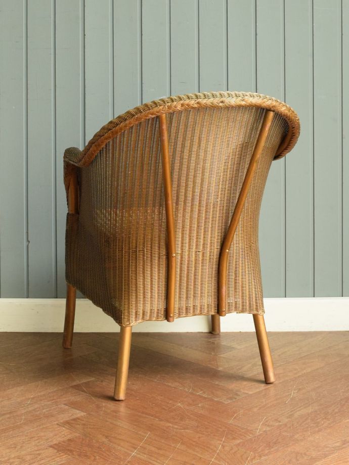 ロイドルームチェアの後ろ姿