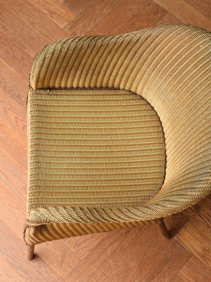 ロイドルームチェアの座面