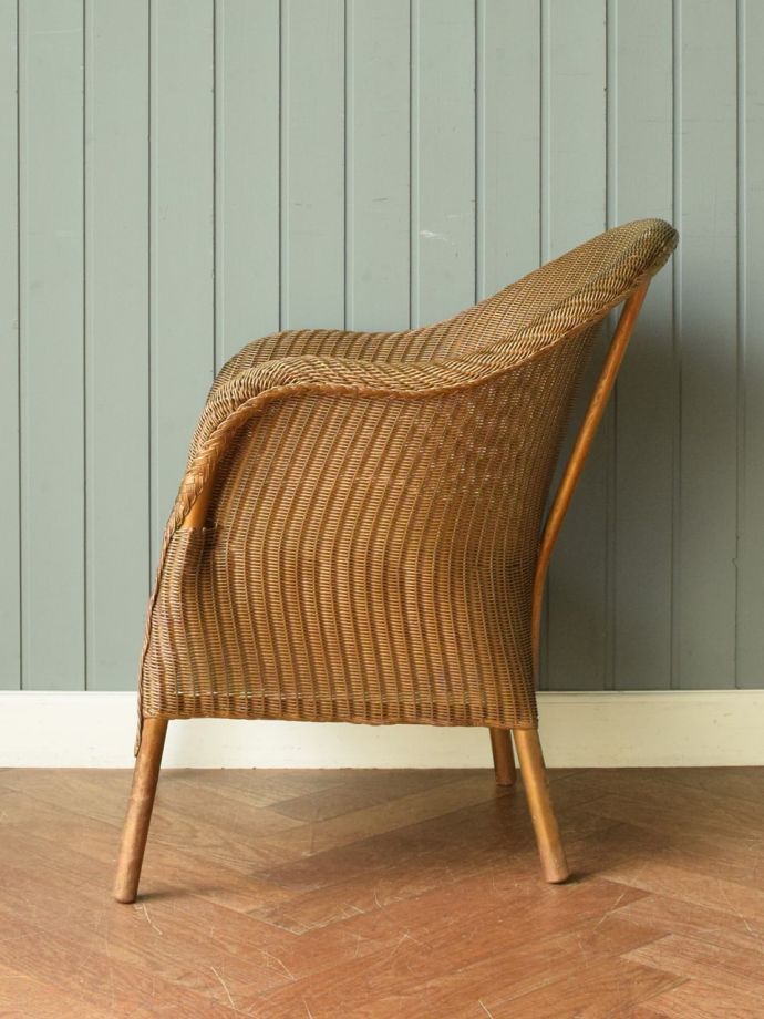 ロイドルームチェアの側面