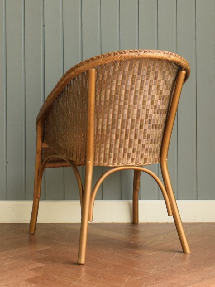 ロイドルームチェアの後ろ姿